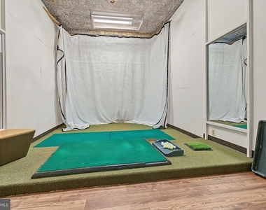 307 Yoakum Parkway - Photo Thumbnail 32