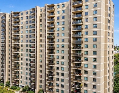 307 Yoakum Parkway - Photo Thumbnail 45