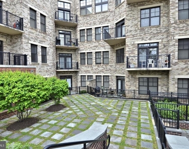181 E Reed Avenue - Photo Thumbnail 44