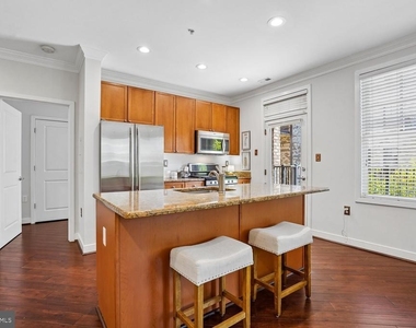 181 E Reed Avenue - Photo Thumbnail 3