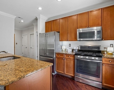 181 E Reed Avenue - Photo Thumbnail 5