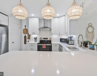 327 Ashby Street - Photo Thumbnail 14