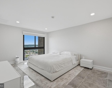 250 S Reynolds Street - Photo Thumbnail 20