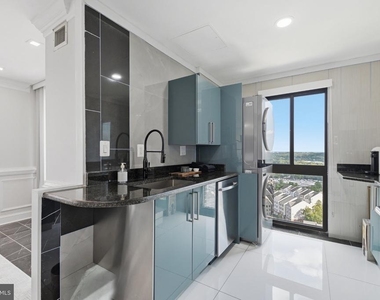 250 S Reynolds Street - Photo Thumbnail 9