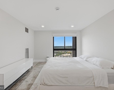 250 S Reynolds Street - Photo Thumbnail 22