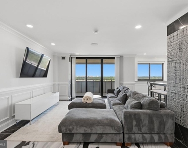 250 S Reynolds Street - Photo Thumbnail 5