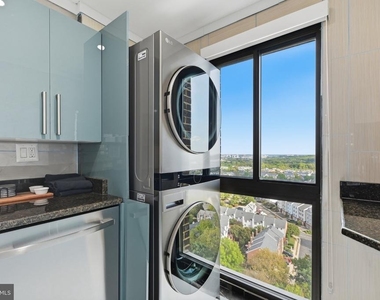 250 S Reynolds Street - Photo Thumbnail 10