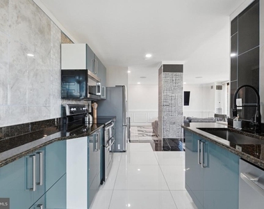 250 S Reynolds Street - Photo Thumbnail 11