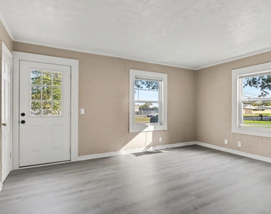 2136 Miller Road - Photo Thumbnail 5