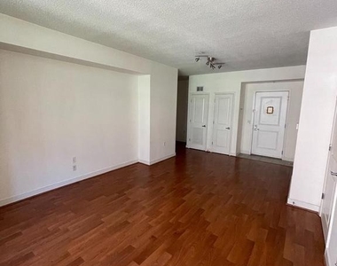 820 N Pollard Street - Photo Thumbnail 6