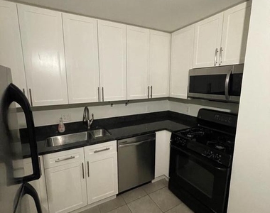 820 N Pollard Street - Photo Thumbnail 4