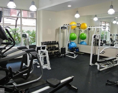 820 N Pollard Street - Photo Thumbnail 16