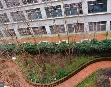 820 N Pollard Street - Photo Thumbnail 18