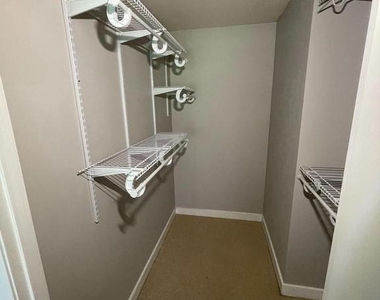 820 N Pollard Street - Photo Thumbnail 11