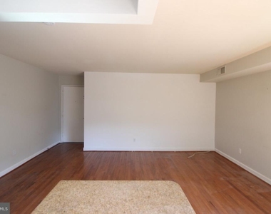 1221 N Quinn Street - Photo Thumbnail 7