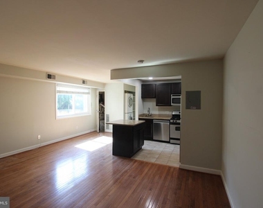 1221 N Quinn Street - Photo Thumbnail 5