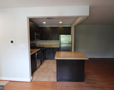 1221 N Quinn Street - Photo Thumbnail 1