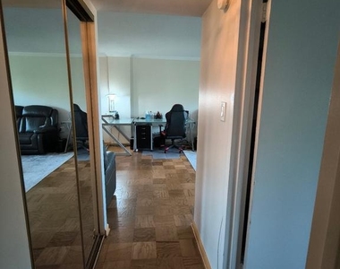 1300 Army Navy Drive - Photo Thumbnail 15