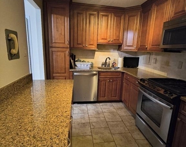 1300 Army Navy Drive - Photo Thumbnail 7