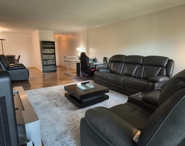 1300 Army Navy Drive - Photo Thumbnail 1