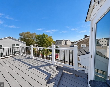 7105 Ridge Ave - Photo Thumbnail 5