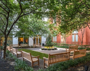 207 W Washington Square - Photo Thumbnail 27