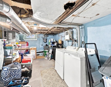 305 Carson Street - Photo Thumbnail 12