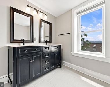 305 Carson Street - Photo Thumbnail 9