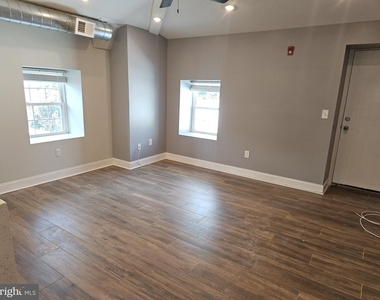 59 E High Street - Photo Thumbnail 18