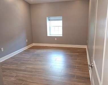 59 E High Street - Photo Thumbnail 8