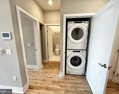 1000 W Girard Avenue - Photo Thumbnail 32