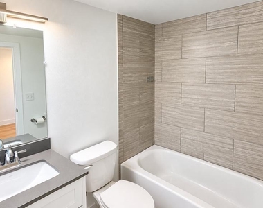 153 Dupont Street - Photo Thumbnail 10