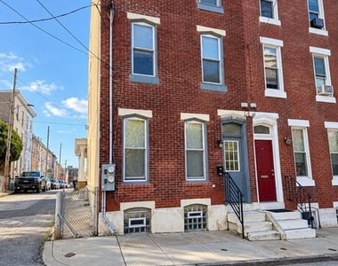 153 Dupont Street - Photo Thumbnail 1