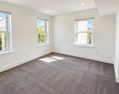 153 Dupont Street - Photo Thumbnail 2