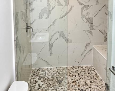 153 Dupont Street - Photo Thumbnail 9