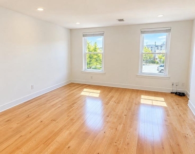 153 Dupont Street - Photo Thumbnail 8