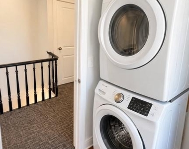 153 Dupont Street - Photo Thumbnail 7