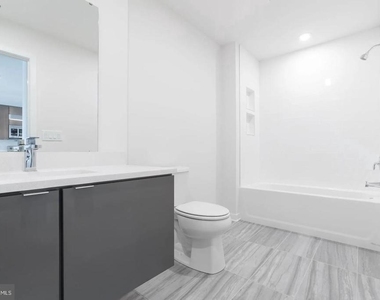 2501 Washington Avenue - Photo Thumbnail 9
