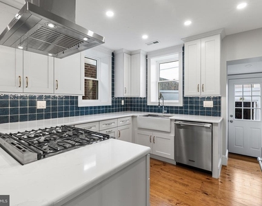 3318 Salmon Street - Photo Thumbnail 13
