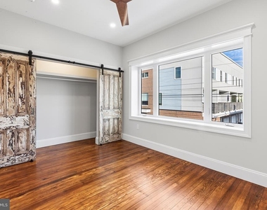 3318 Salmon Street - Photo Thumbnail 5