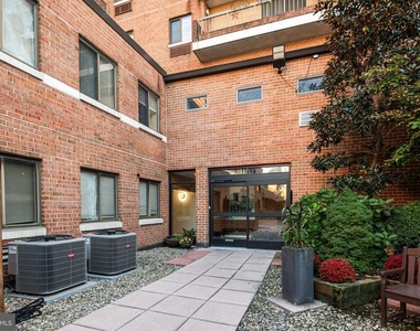 200 Lombard Street - Photo Thumbnail 28