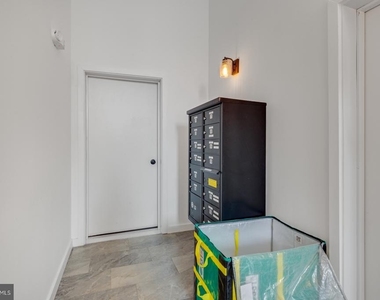 2045 Trenton Avenue - Photo Thumbnail 12