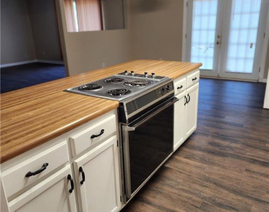 6873 Timbercroft Drive - Photo Thumbnail 6