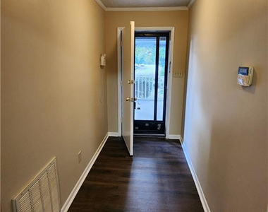 6873 Timbercroft Drive - Photo Thumbnail 8
