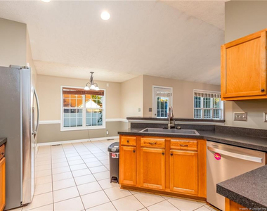 1023 Canter Lane - Photo Thumbnail 5