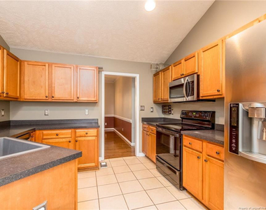 1023 Canter Lane - Photo Thumbnail 6