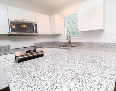 321 Renshaw Court - Photo Thumbnail 11