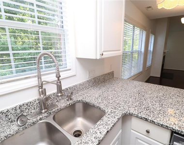 321 Renshaw Court - Photo Thumbnail 13