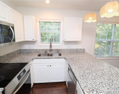 321 Renshaw Court - Photo Thumbnail 10