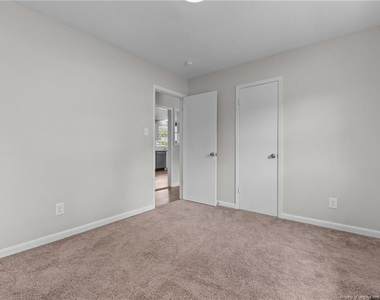 7606 Sable Drive - Photo Thumbnail 13